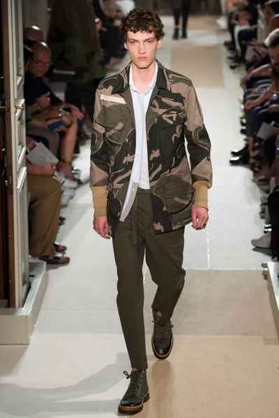 Look 4